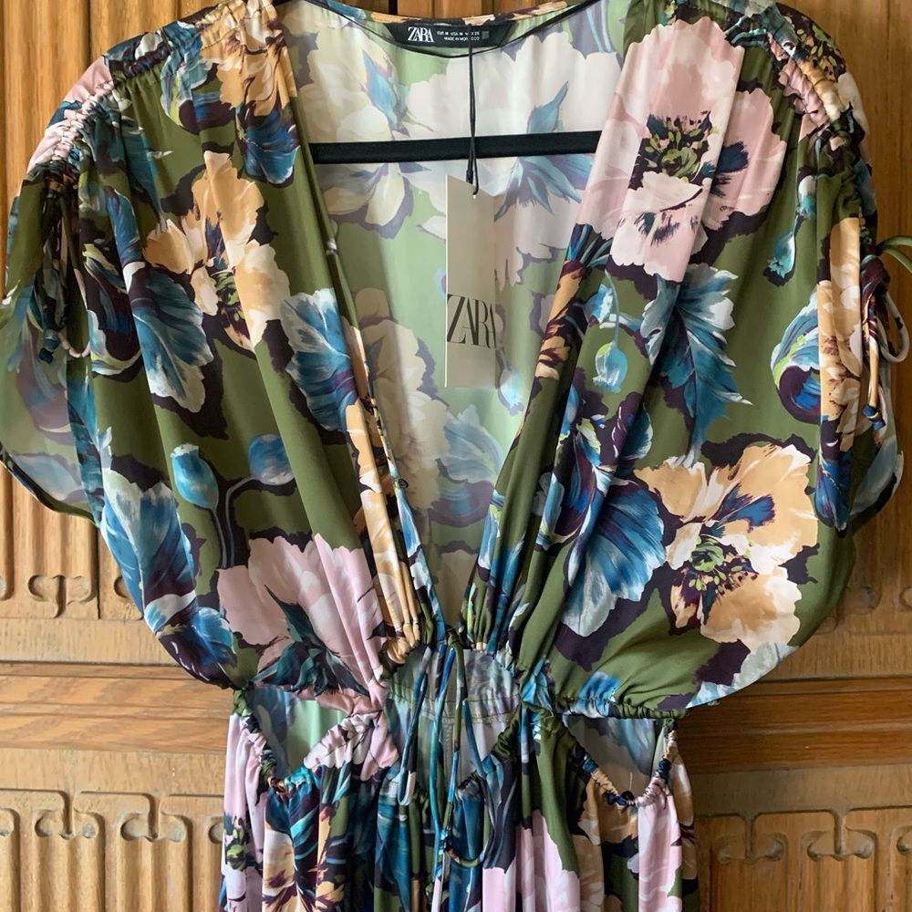 Zara jumpsuit size Medium. New with tags